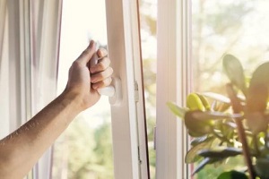 hand opening window